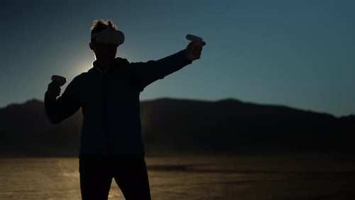 Mann mit VR-Headset