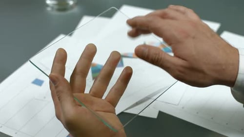 Virtual Screen Technology for Financial Data