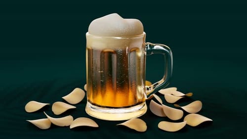 Ein schönes Glas kaltes Bier mit Schaum über Wasser hörte. Becher Lager.Sommererfrischung
