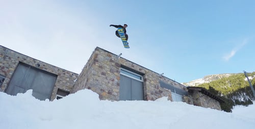 Snowboardspringen Ein Garagendach
