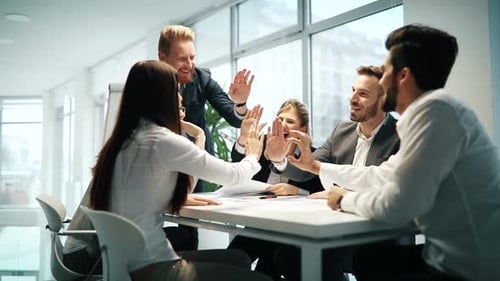 Des entrepreneurs et des gens d'affaires prospères