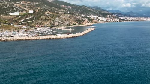 Iates na vista aérea do porto 4 K Alanya Turquia