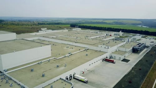 Extérieur moderne du bâtiment industriel