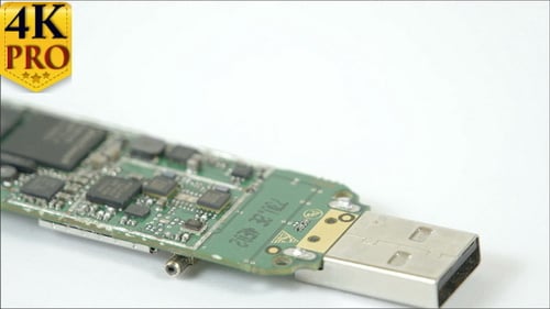 Ein USB-Chip mit kleinem Chipsatz