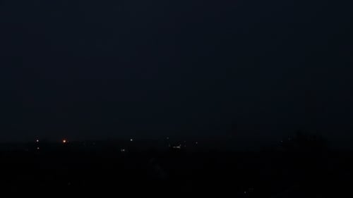 Blitz und Gewitter bei Nacht