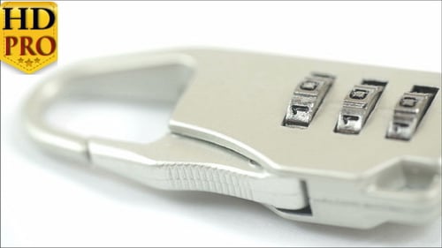 109 números na fechadura da mala