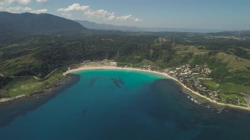 Seelandschaft mit Strand und Meer