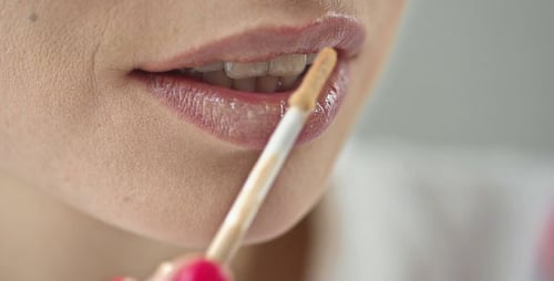 Lip Gloss Application