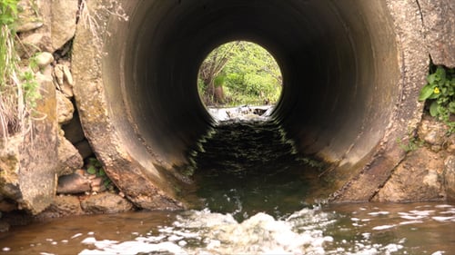 Düker- Wasserleitungen unter der Straße