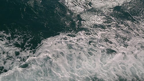 Ocean Waves Crashing