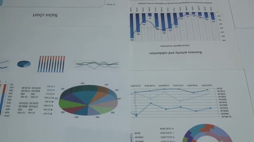 Geschäftsgrafiken in einem modernen Büro