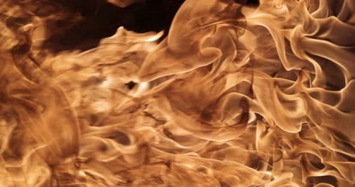 Feuer auf einem schwarzen Hintergrund
