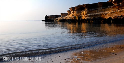 Strand und Felsen