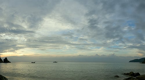 Zeitraffer bei Sonnenuntergang.
