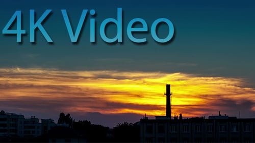 Himmel und Sonne bei Sonnenuntergang