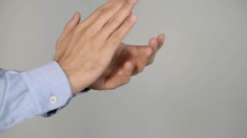 Applaudierender Mann