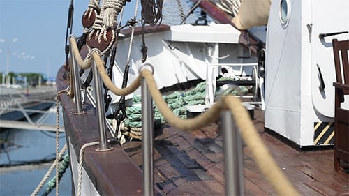 Seilgeländer auf der Yacht