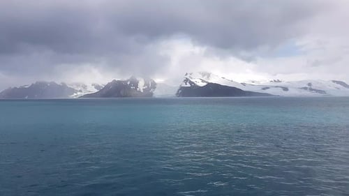 Gletscher der Antarktis Weit am Horizont Bewölkter Tag