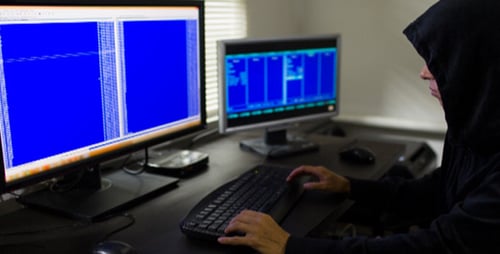 Hacker in Hood stiehlt Informationen 5