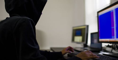 Hacker in Hood vole des informations 9