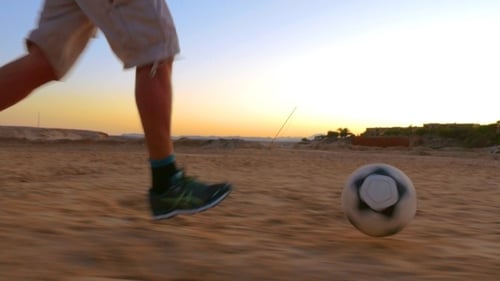 Dribbler la balle et marquer un but