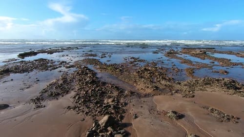 Rocky Beach in Marokko Ocean Coas an einem schönen Sommertag