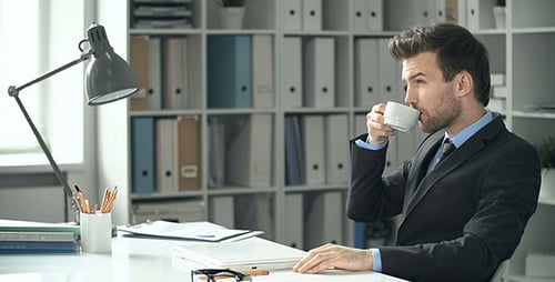 Stickiger Büroalltag