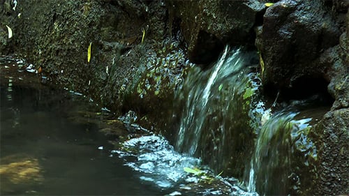 Quelle in den Felsen