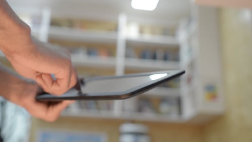 Tippen auf dem Tablet in Office