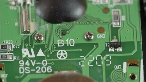 Der Mikrochip eines USB-Sticks
