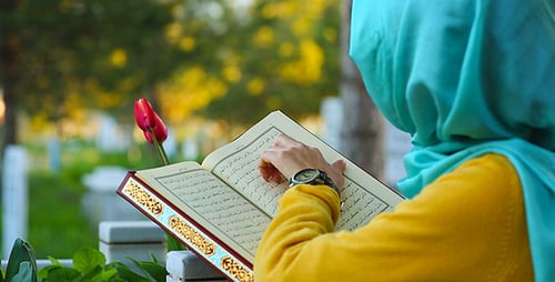Friedhof Lesung Koran