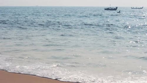 Fischerboote im Meer - Kerala Indien 1