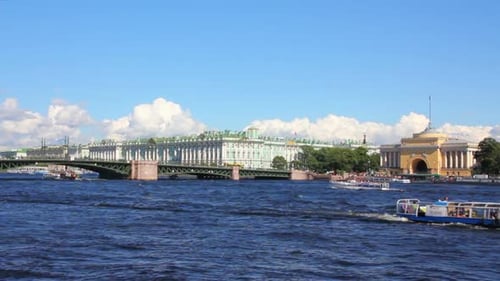 Rio Neva, no centro histórico de São Petersburgo, Rússia 2