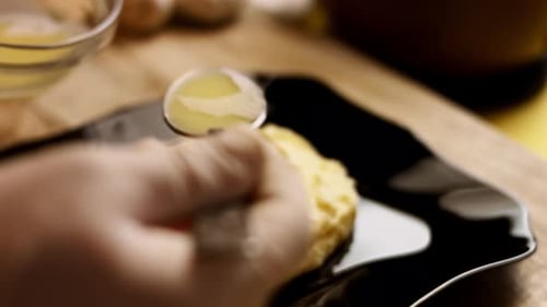 How to Make Creamy Mashed Potatoes with Cheddar