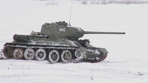 Russischer Panzer T34 bei verschneitem Wetter