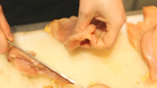 Découper la viande de poulet 4