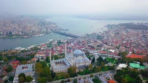 Vue aérienne de la mosquée historique de Suleymaniye et d'Istanbul.