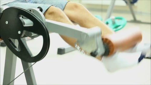 Treino para as pernas no ginásio