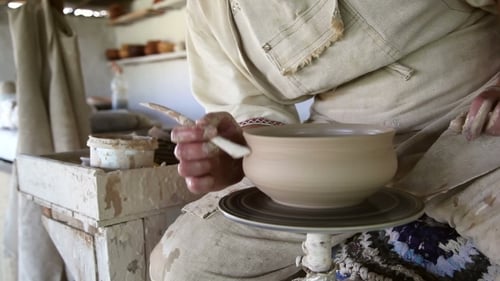 Potter Sculpts Petit pot en argile