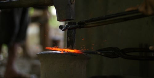 Acier taillé de forgeron