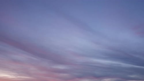 4K Sky Time Lapse, wunderschöner Hintergrund, Sky Timelapse von Wolkenkratzern.