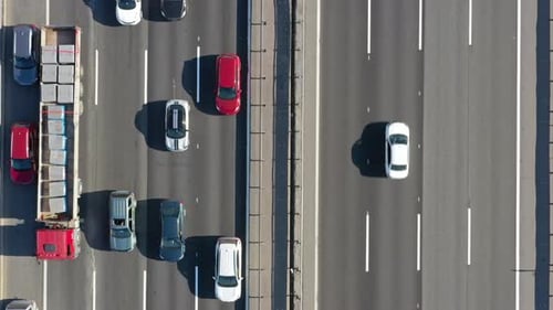 Engarrafamento da cidade na rodovia