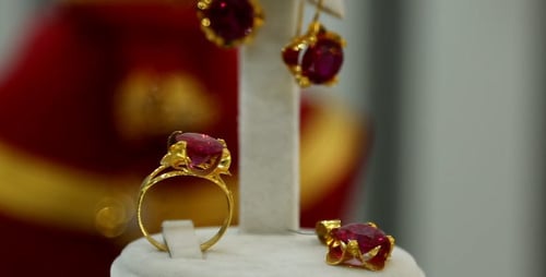 Elegant Gold Ring and Earring Jewelry Set