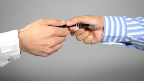 Handgebender Stift