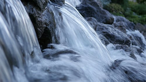Wasserfall in Steinen