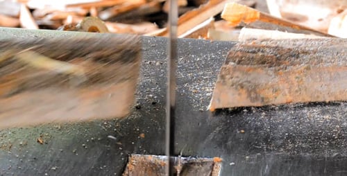 Wood Cutting With High-Tech Saw