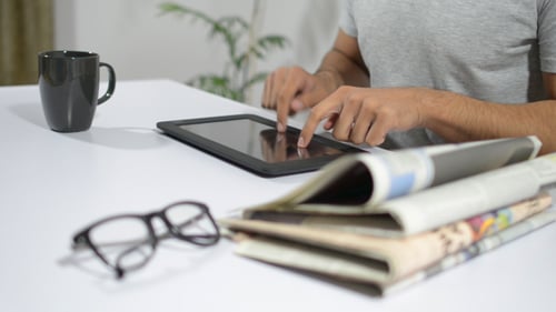 Atualizações de digitação masculina no tablet