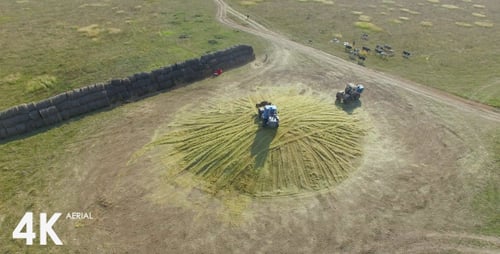 Landmaschinen bei der Arbeit 2