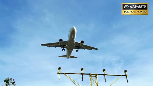 Avión Airbus A319 acercándose