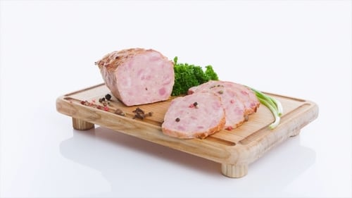 Délicieux porc fumé au basilic